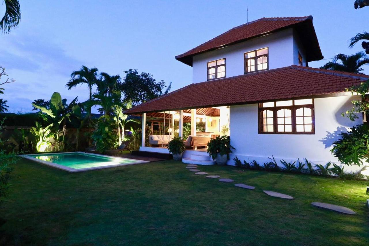 Villa Santai, Huge Garden Seminyak Square ภายนอก รูปภาพ